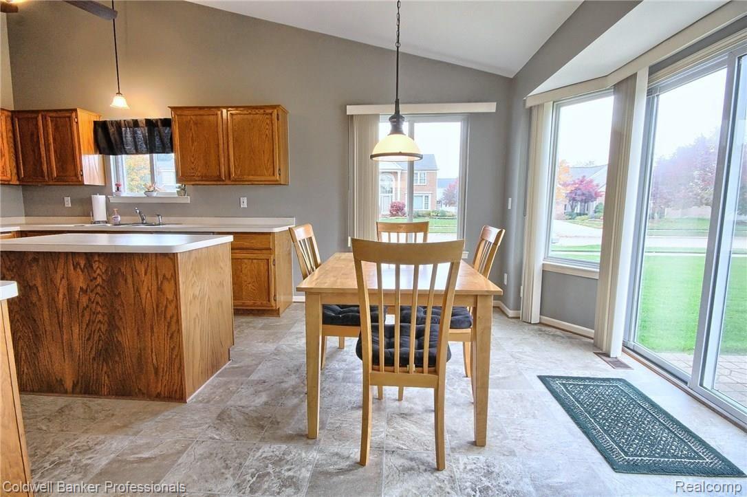45718 Radnor Road Canton, MI 48187 - Photo 16 of 33 Breakfast_Nook.jpg