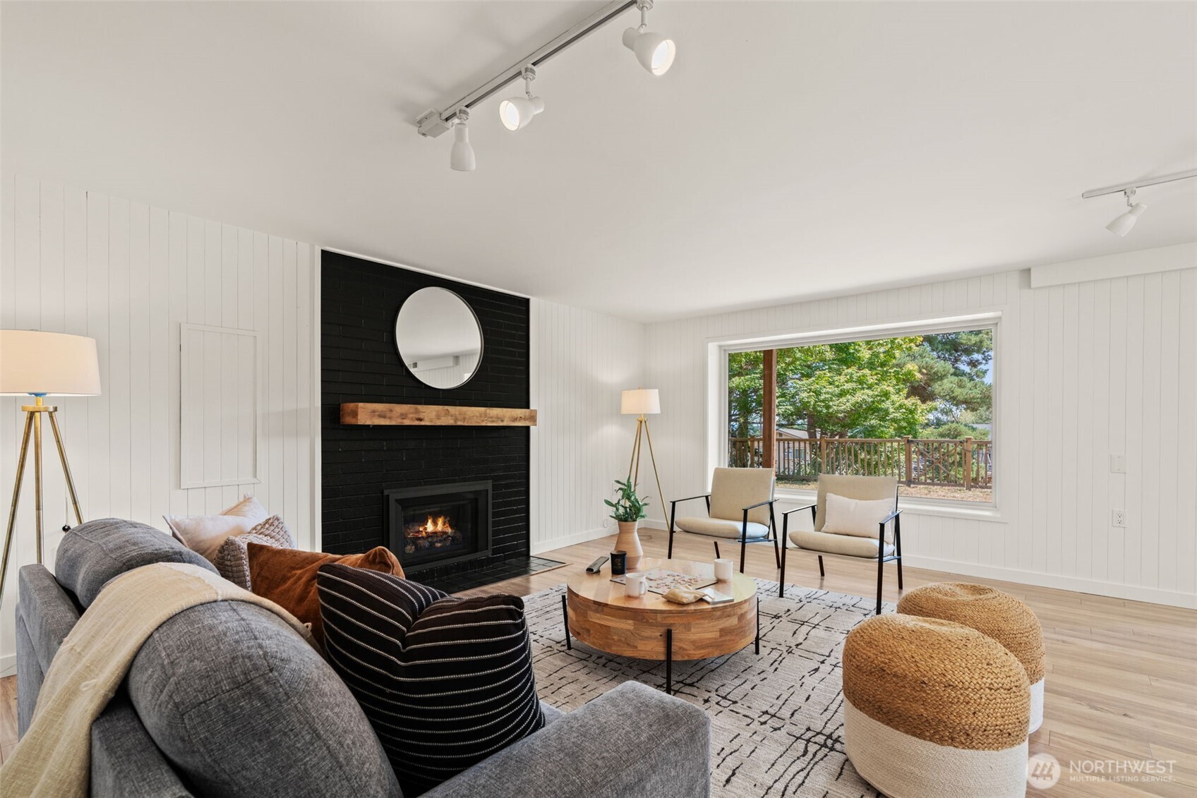8456 6th Avenue Southwest Seattle, WA 98106 - Photo 1 of 25 Gallery Image 1