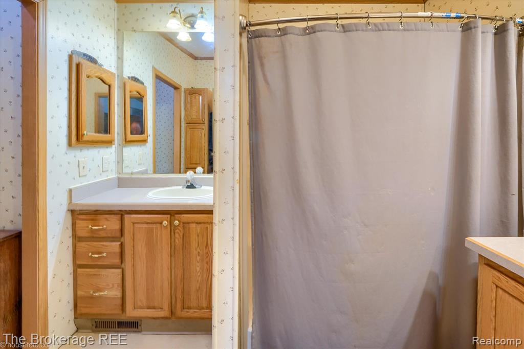 8247 Center Road Mount Morris, MI 48458 - Photo 35 of 46