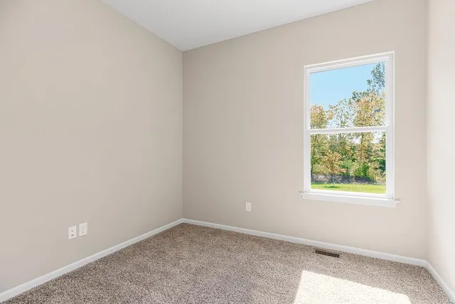 $389,900 | 902 Southwest Redbird Court, Oak Grove, MO 64075