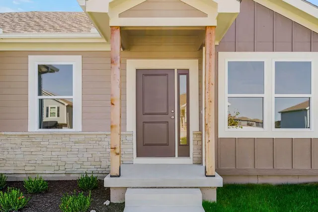 $389,900 | 902 Southwest Redbird Court, Oak Grove, MO 64075