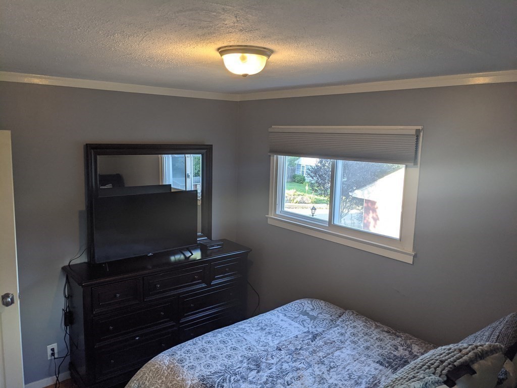 5 Robin Road Westborough, MA 01581 - Photo 17 of 23 Gallery Image 17