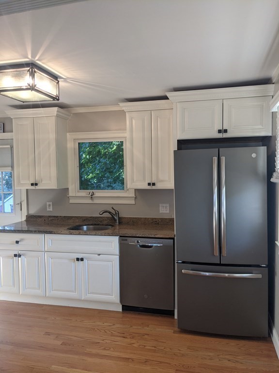 5 Robin Road Westborough, MA 01581 - Photo 4 of 23 Gallery Image 4