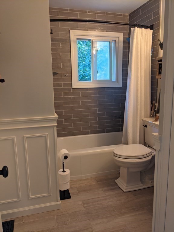 5 Robin Road Westborough, MA 01581 - Photo 7 of 23 Gallery Image 7