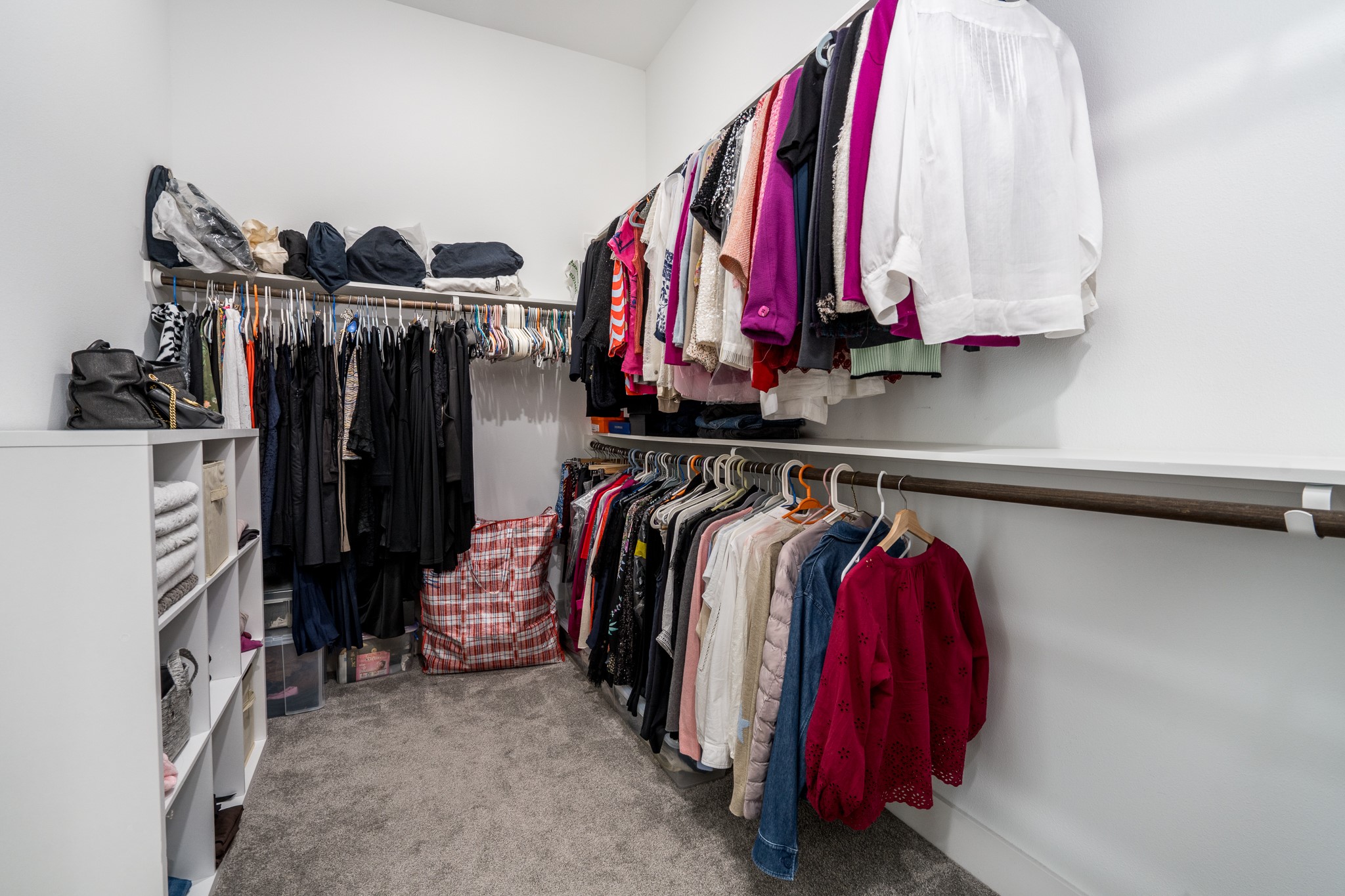 4926 Wunder Way Houston, TX 77069 - Photo 22 of 39 a view of a walk in closet