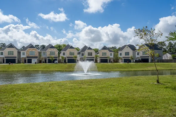 $368,900 | 4926 Wunder Way, Houston, TX 77069