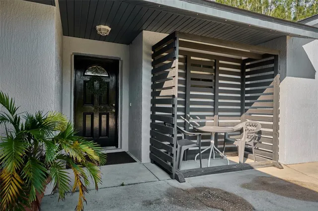 a view of entryway with a potted plant