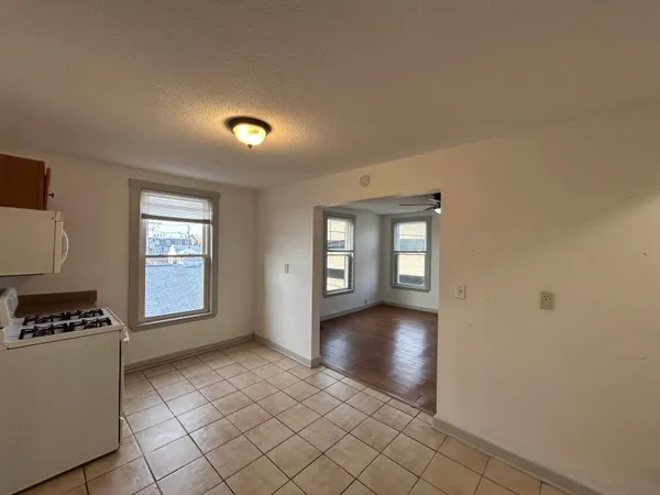 $1,295 | 23 Elm Street, Unit #8 3, Nashua, NH 03060