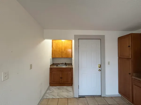 $1,295 | 23 Elm Street, Unit #8 3, Nashua, NH 03060