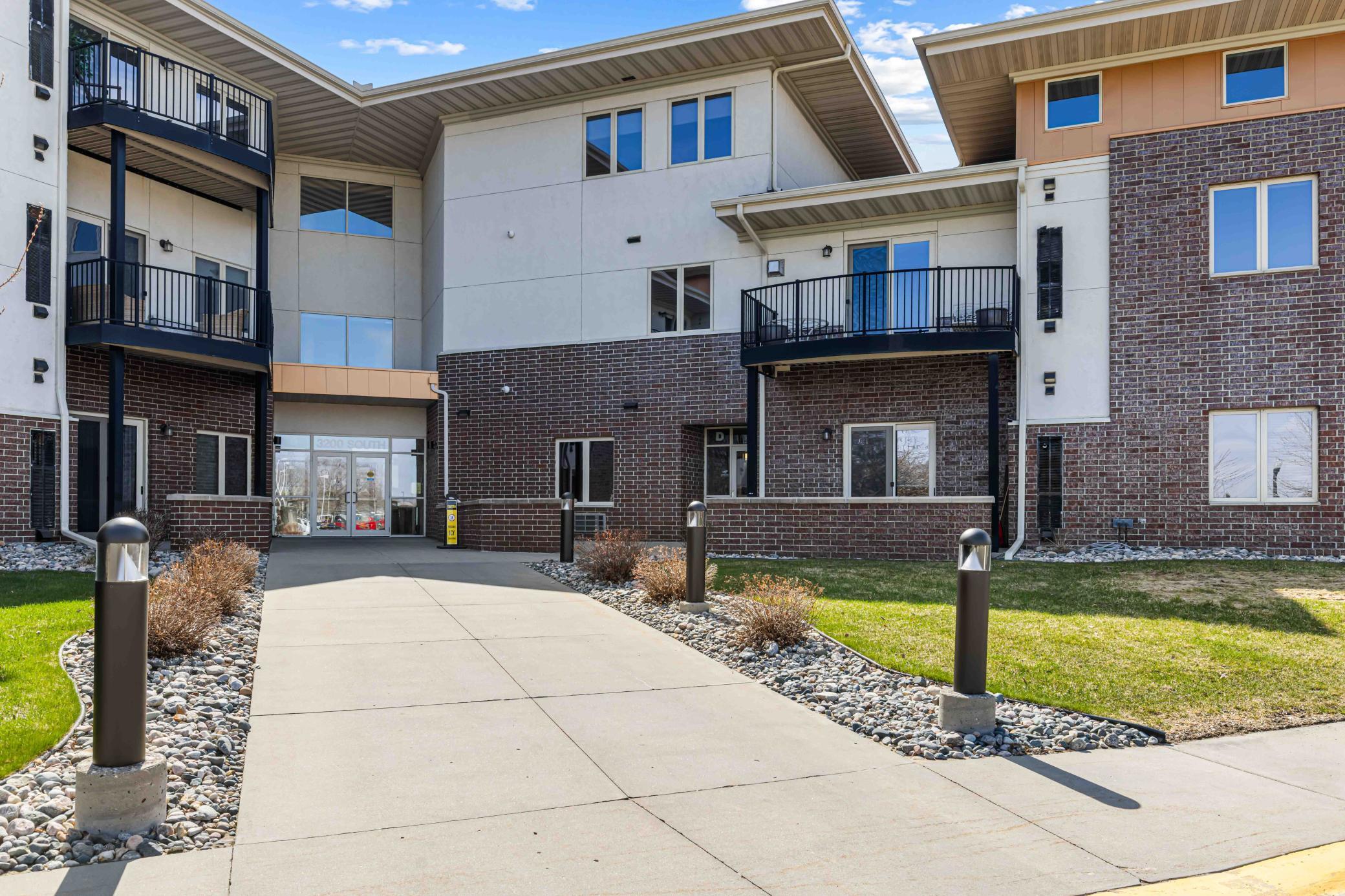 3200 11th Street South, Unit 220 Fargo, ND 58104 - Photo 2 of 52