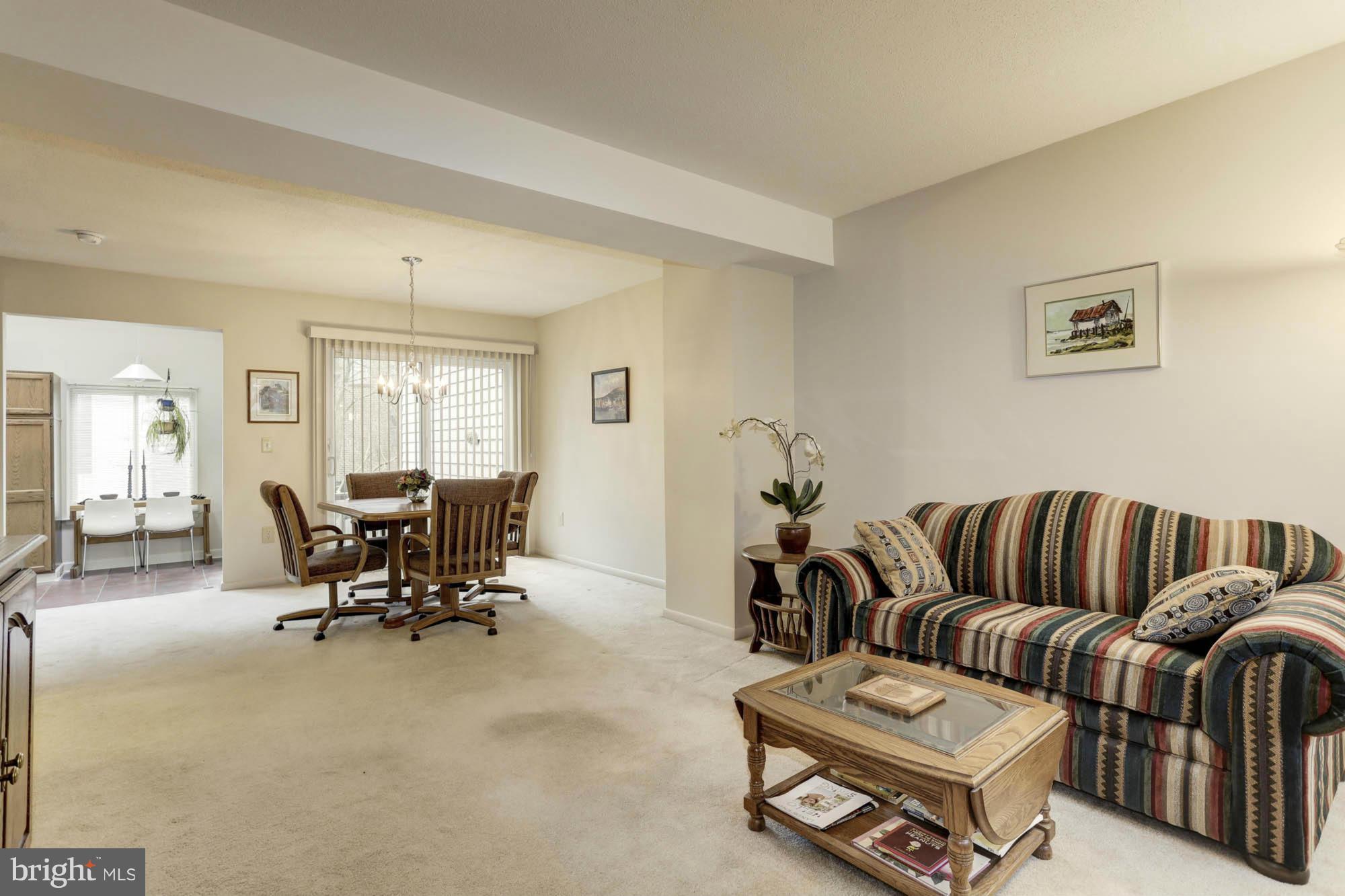 5515 Vantage Point Road Columbia, MD 21044 - Photo 2 of 29 Living Room