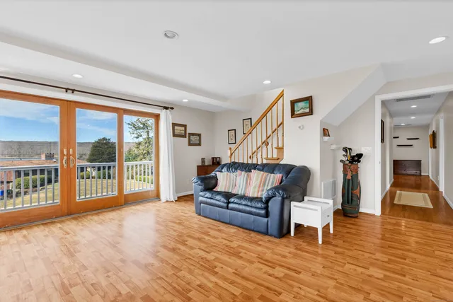 $1,100,000 | 224 Neptune Drive, Groton, CT 06340