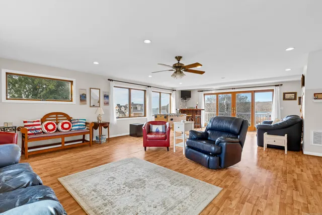 $1,100,000 | 224 Neptune Drive, Groton, CT 06340