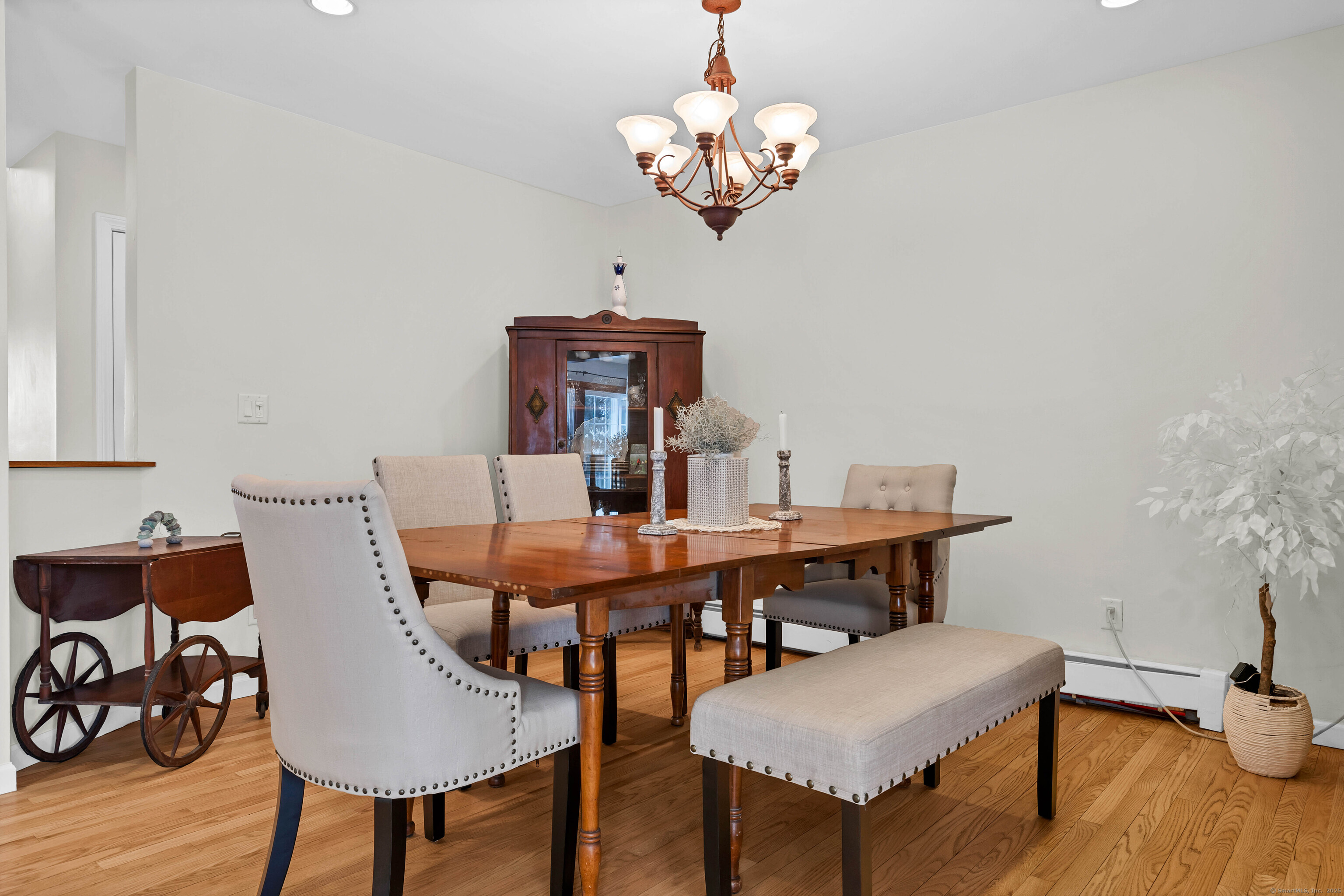 224 Neptune Drive Groton, CT 06340 - Photo 7 of 38