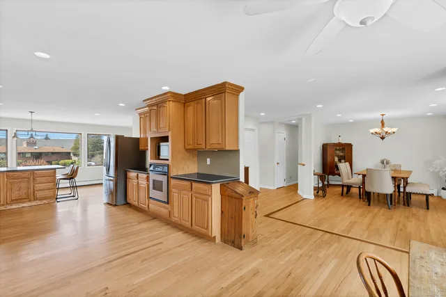 $1,100,000 | 224 Neptune Drive, Groton, CT 06340