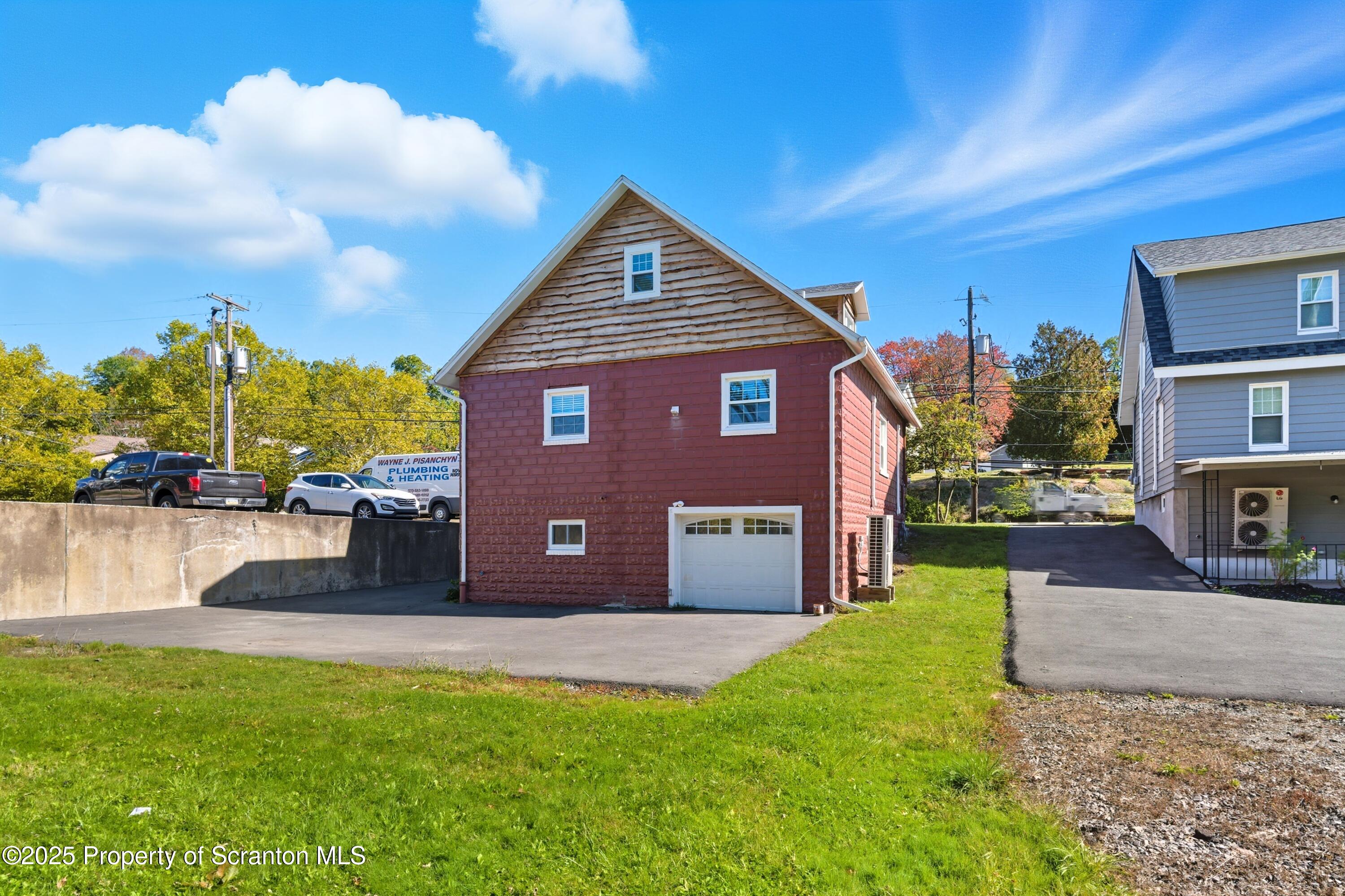 123 North State Street Clarks Summit, PA 18411 - Photo 8 of 41 DSC05772