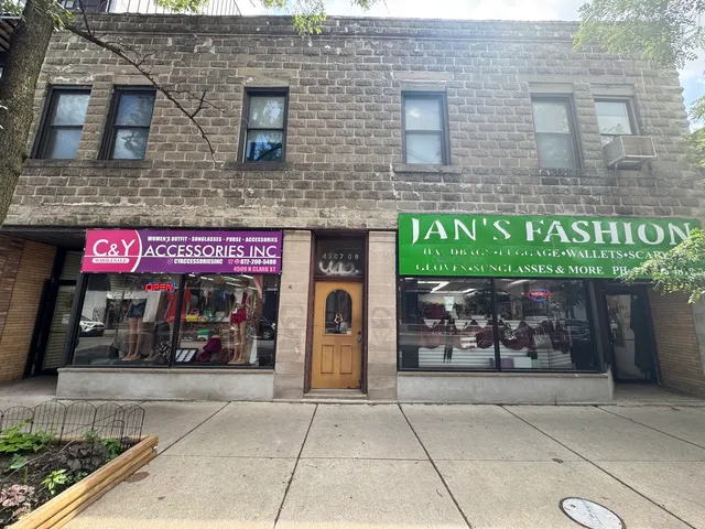 $1,390,000 | 4507-4509 North Clark Street, Chicago, IL 60640