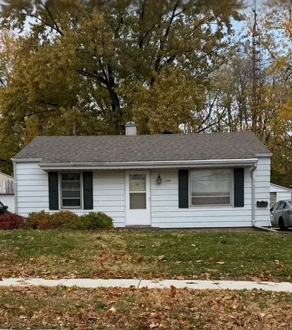 $140,000 | 1334 North Linden Street, Bloomington, IL 61701