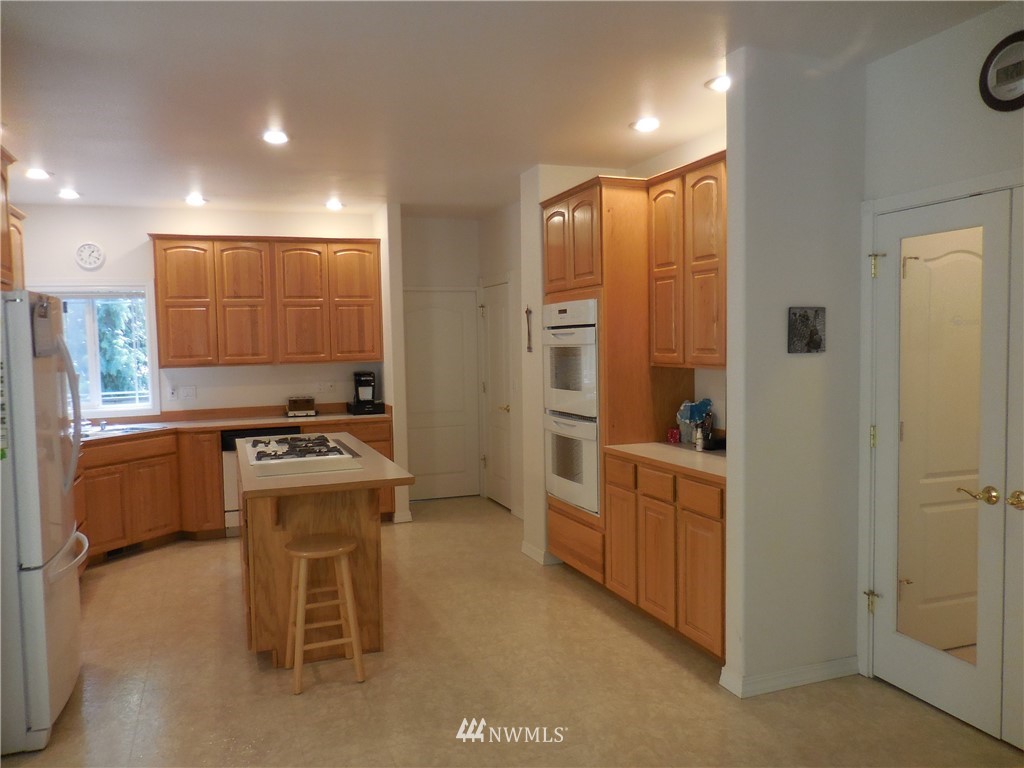 1421 Bulman Road Southeast Port Orchard, WA 98366 - Photo 11 of 25 Gallery Image 11