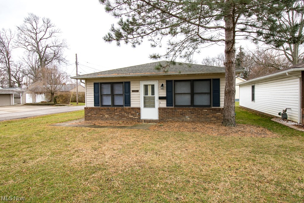 34176 Roberts Road Eastlake, OH 44095 - Photo 1 of 23