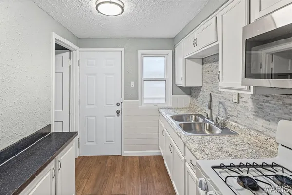 $124,900 | 2005 North Hanley Road, Hanley Hills, MO 63114