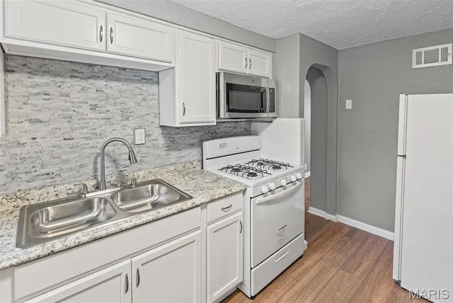 $124,900 | 2005 North Hanley Road, Hanley Hills, MO 63114