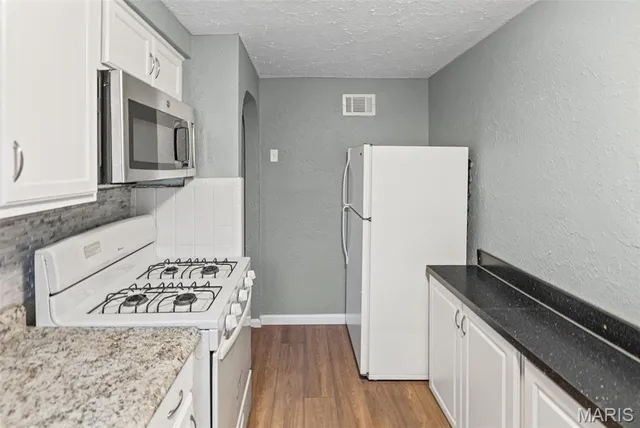 $124,900 | 2005 North Hanley Road, Hanley Hills, MO 63114