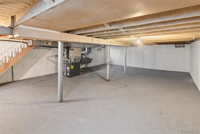 $124,900 | 2005 North Hanley Road, Hanley Hills, MO 63114