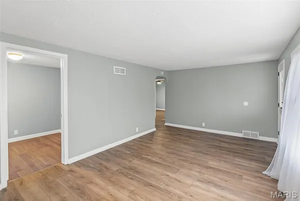 $124,900 | 2005 North Hanley Road, Hanley Hills, MO 63114