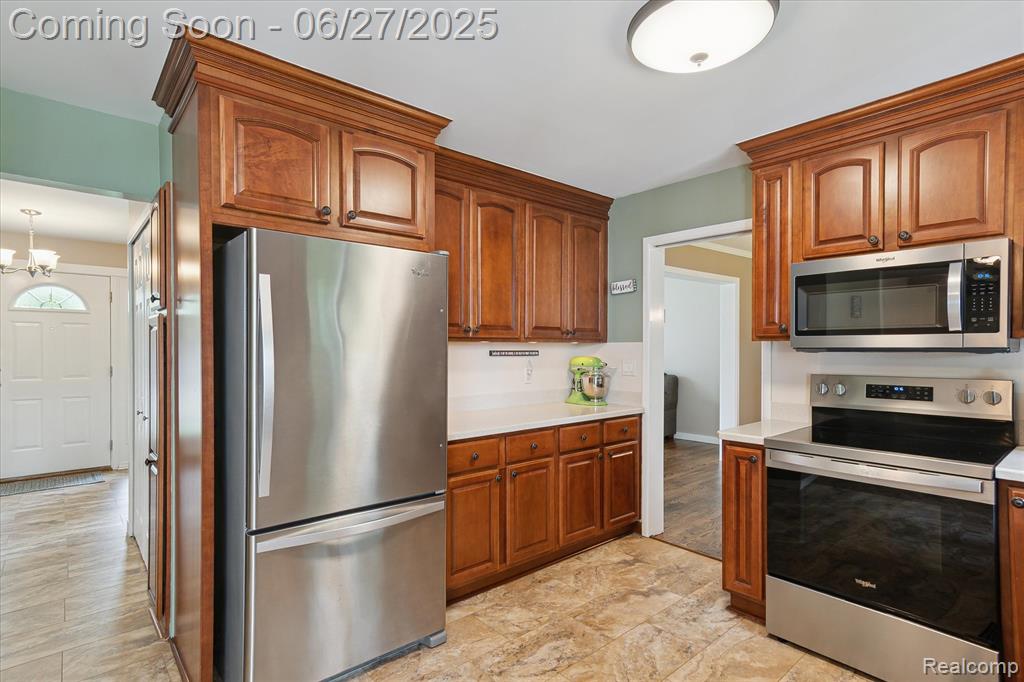 8327 Burning Bush Road Grosse Ile, MI 48138 - Photo 10 of 39 Gallery Image 10