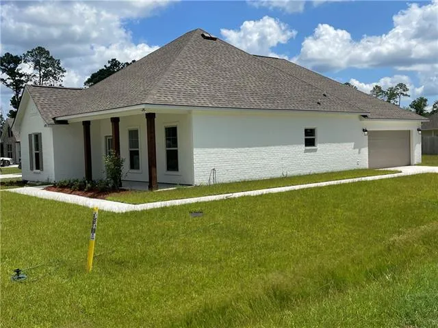 $2,300 | 68918 Calco Drive, Mandeville, LA 70471