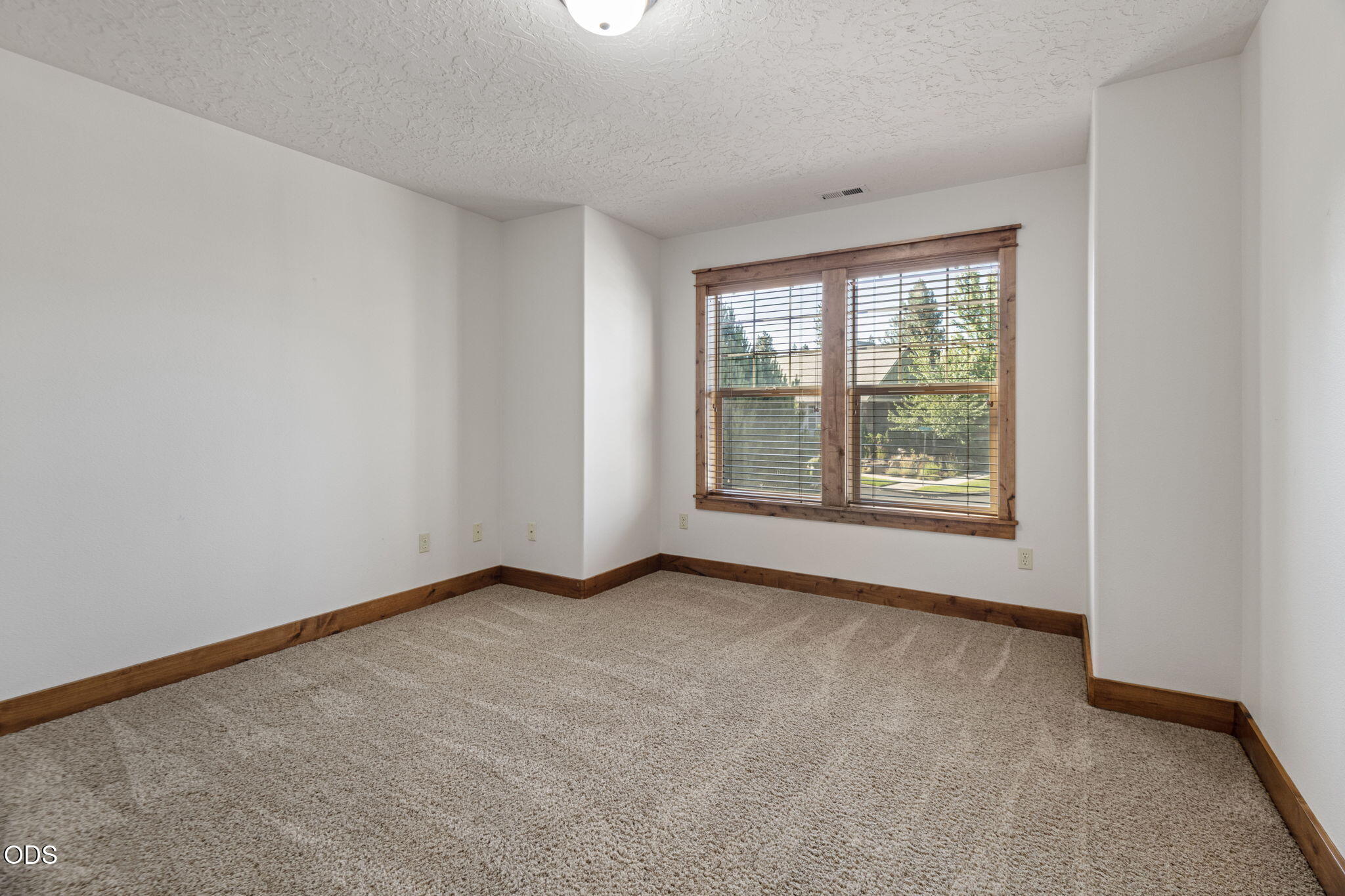 20483 Southeast Blue Ridge Lane Bend, OR 97702 - Photo 29 of 44