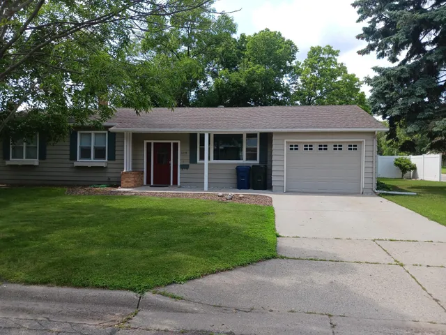 $274,900 | 1235 Mitchell Place, Fergus Falls, MN 56537