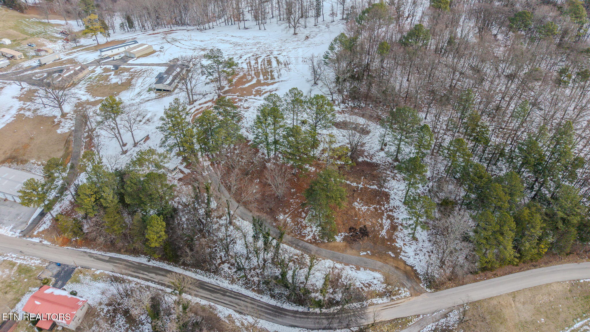 1046 Devotie Road Jefferson City, TN 37760 - Photo 4 of 6 1-web-or-mls-DJI_20260206112208_0803_D