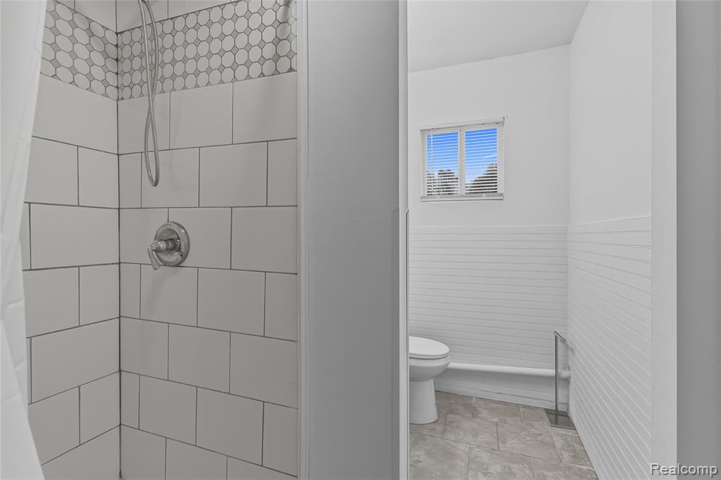 2033 Eberly Road Flint, MI 48532 - Photo 33 of 43 Gallery Image 33