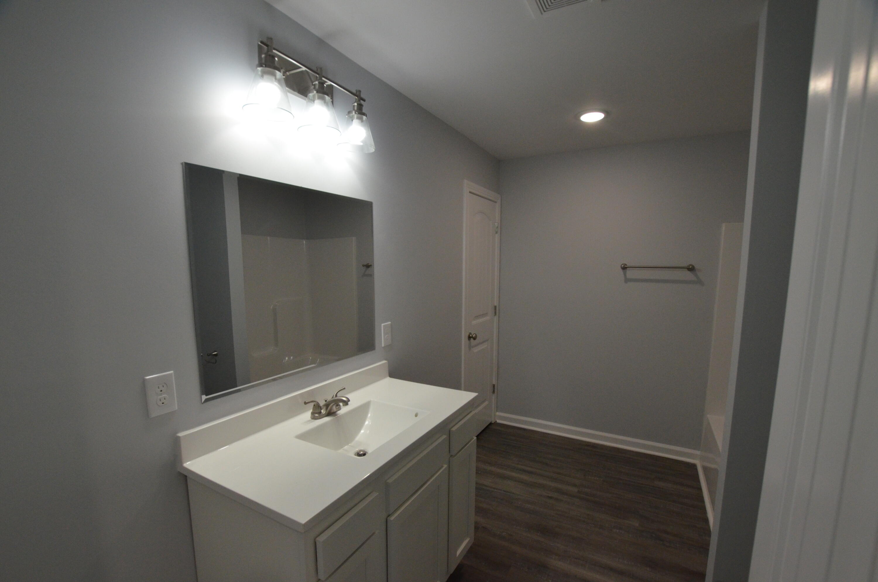 255 West Cedar Grove Road Irvine, KY 40336 - Photo 10 of 13 Full bathroom!
