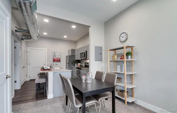 $1,775 | 300 South Logan Street, Unit 211, Denver, CO 80209