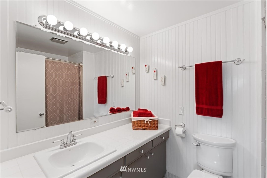 18129 94th Avenue Northeast Bothell, WA 98011 - Photo 16 of 24 Gallery Image 16