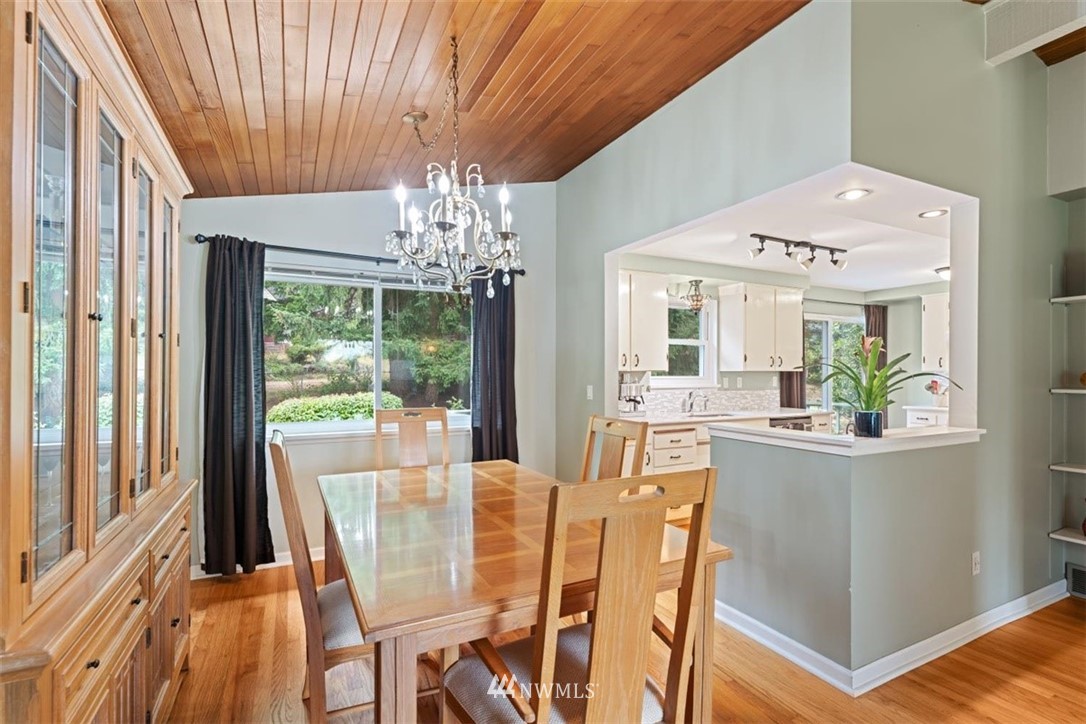 18129 94th Avenue Northeast Bothell, WA 98011 - Photo 5 of 24 Gallery Image 5