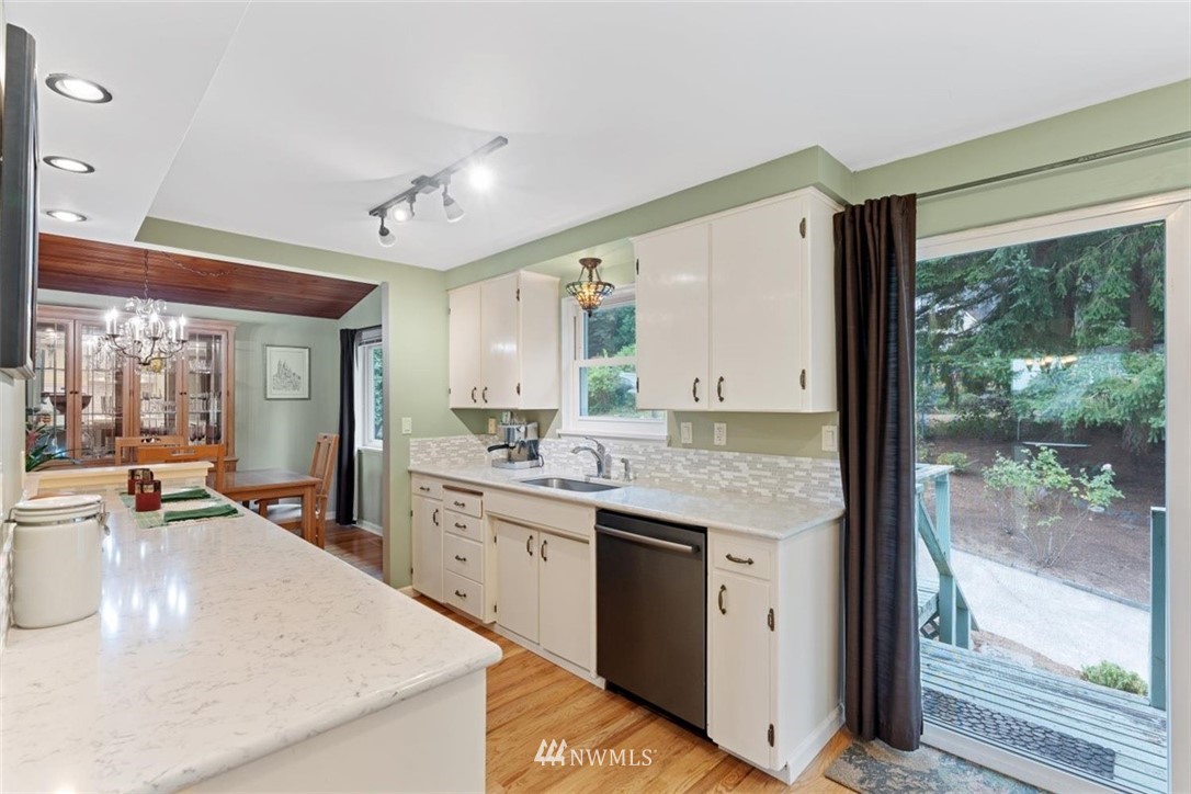 18129 94th Avenue Northeast Bothell, WA 98011 - Photo 10 of 24 Gallery Image 10