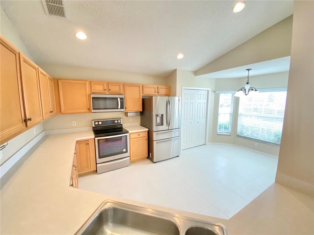 513 Hardwood Circle Orlando, FL 32828 - Photo 7 of 56