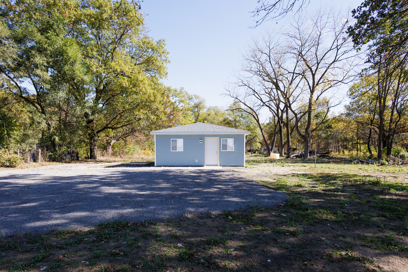 1581 South 16000E Road Pembroke Township, IL 60958 - Photo 2 of 24 a big yard with large trees