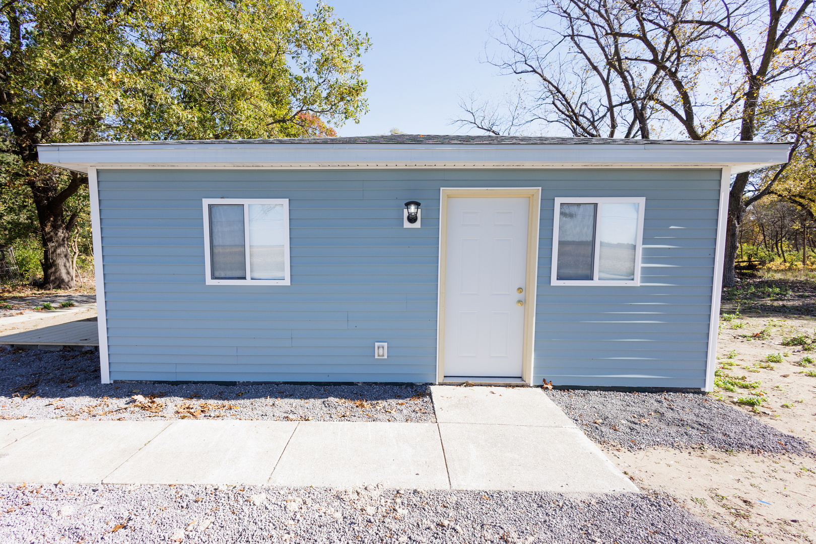 1581 South 16000E Road Pembroke Township, IL 60958 - Photo 3 of 24 a front view of a house