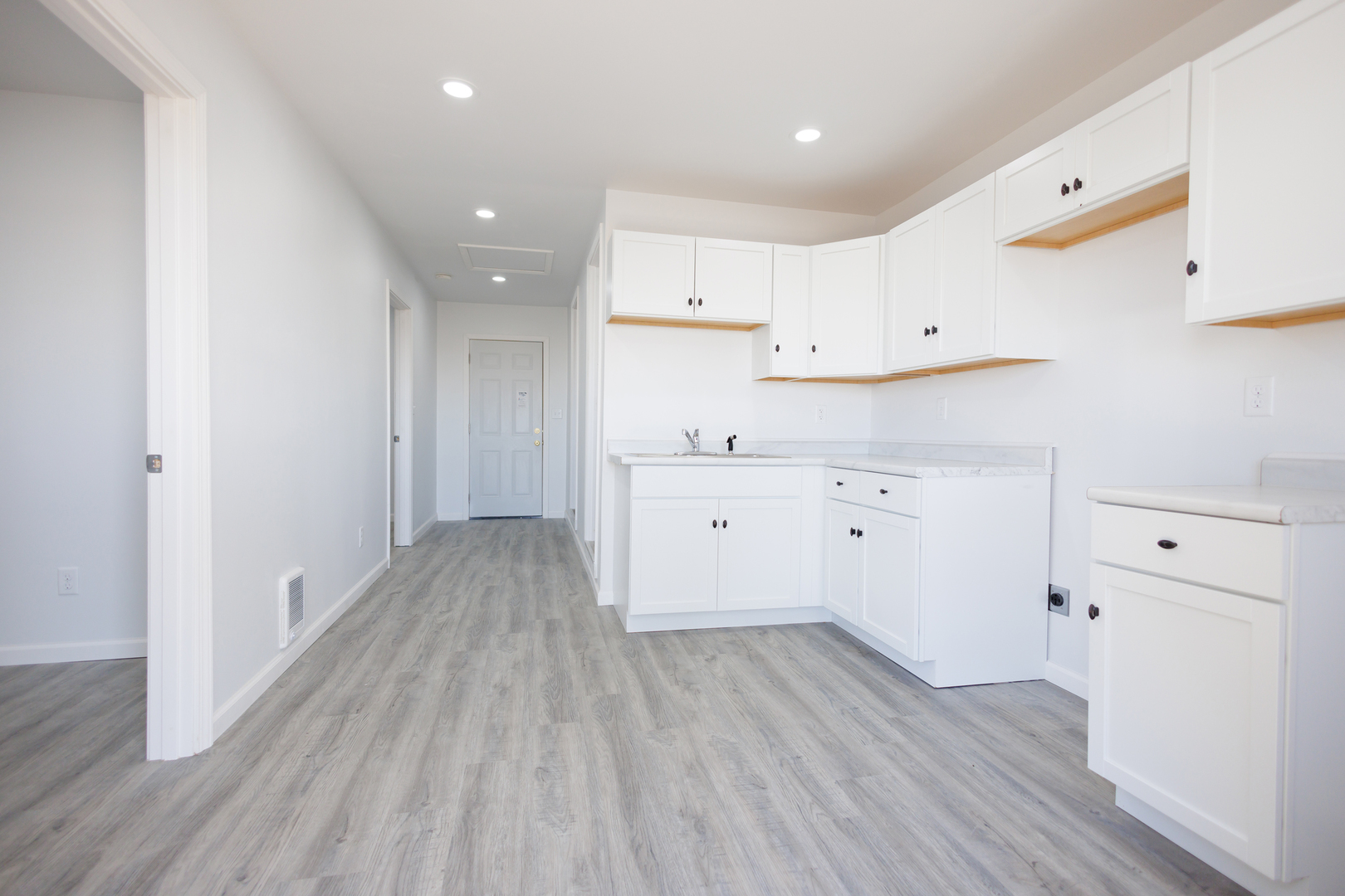 1581 South 16000E Road Pembroke Township, IL 60958 - Photo 4 of 24 a view of kitchen with wooden floor