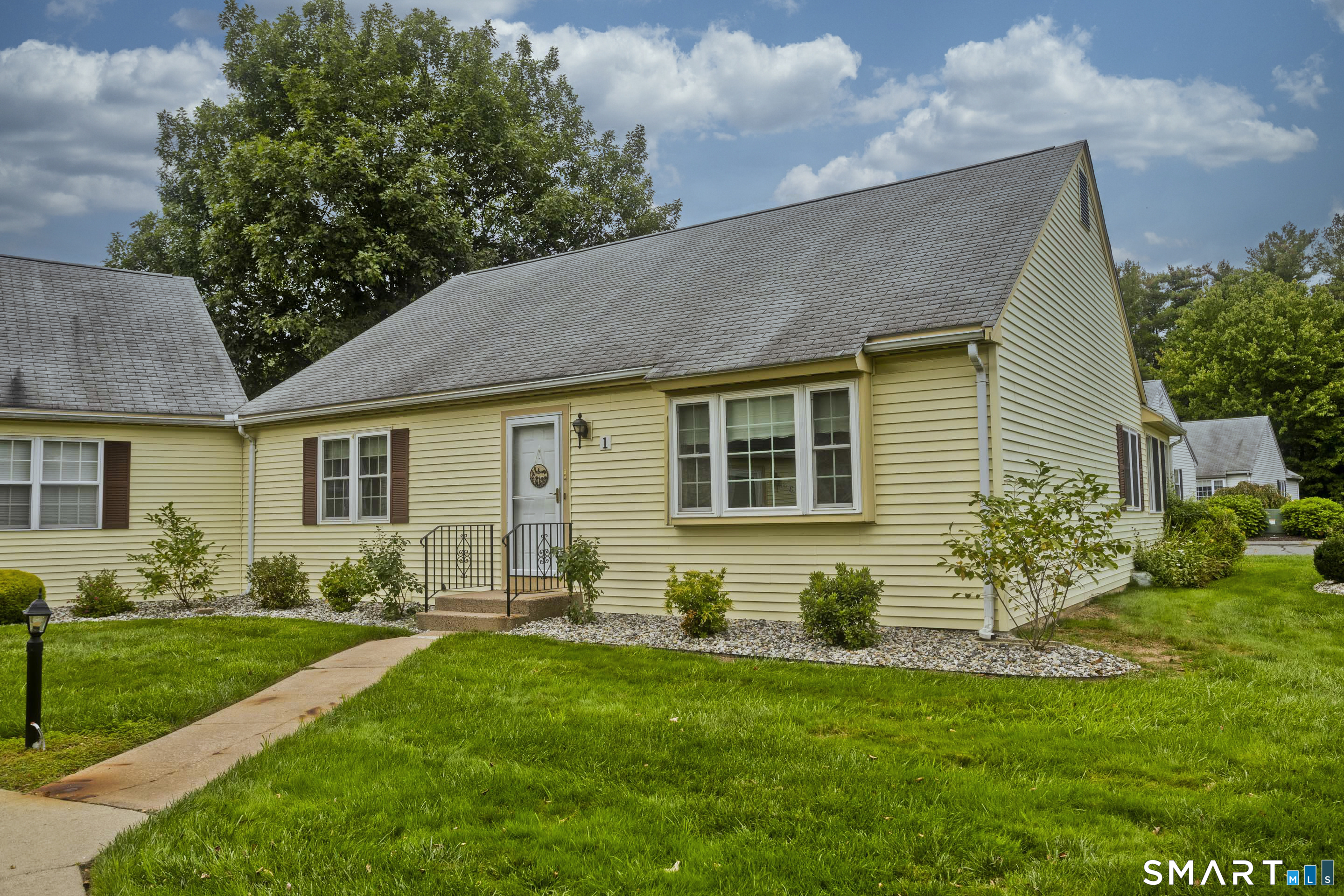 1 Strathmore Lane, Unit 1 Suffield, CT 06078 - Photo 2 of 36 Gallery Image 2