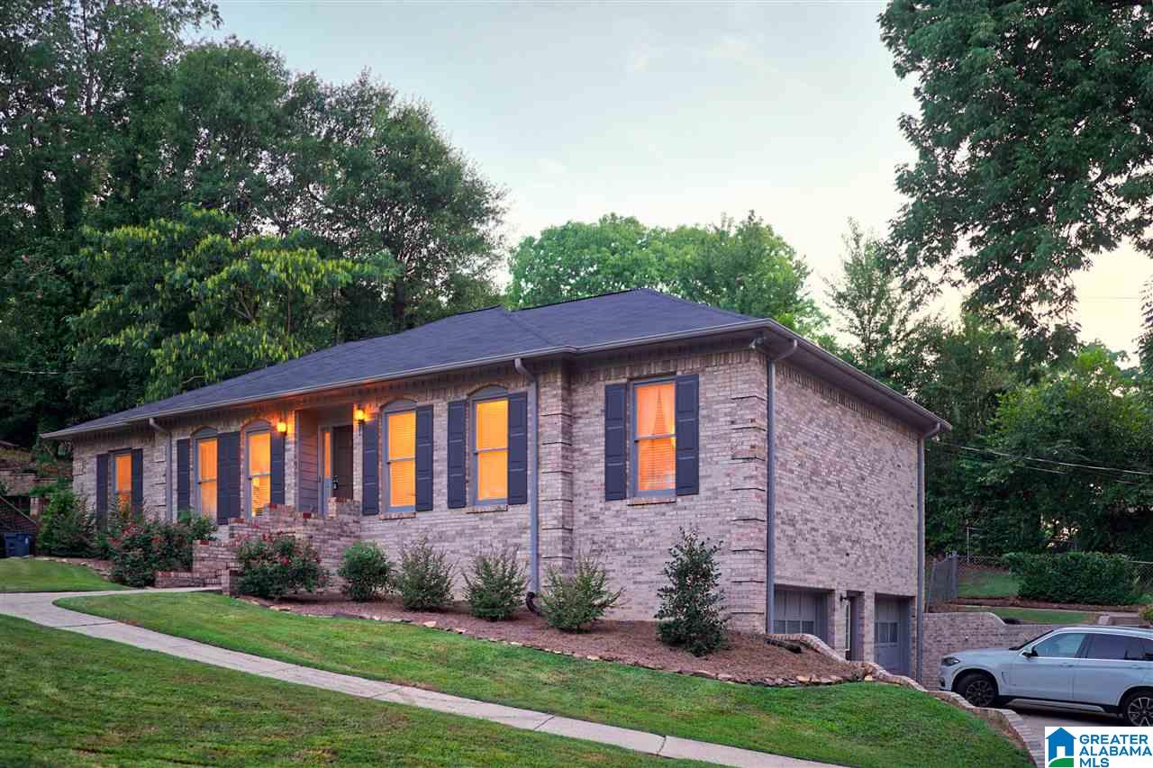 884 Mountain Ridge Drive Birmingham, AL 35209 - Photo 2 of 28