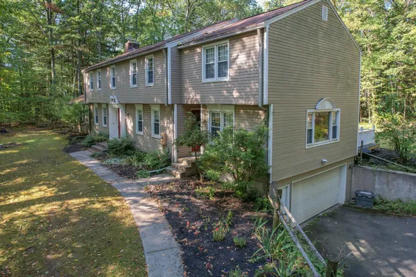 $799,900 | 23 Hampden Road, Somers, CT 06071