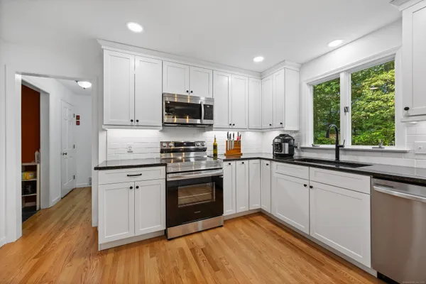 $799,900 | 23 Hampden Road, Somers, CT 06071
