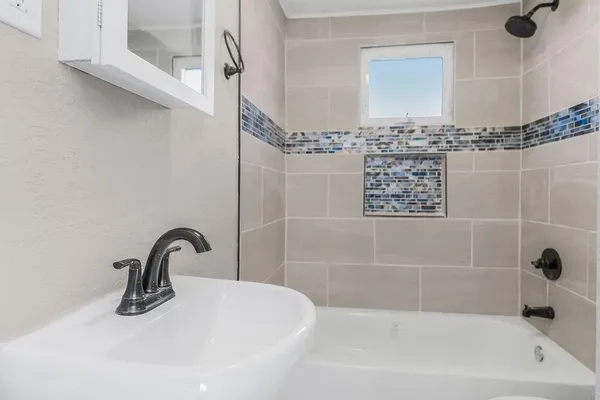 $157,500 | 511 South Cedar Avenue, Independence, MO 64053