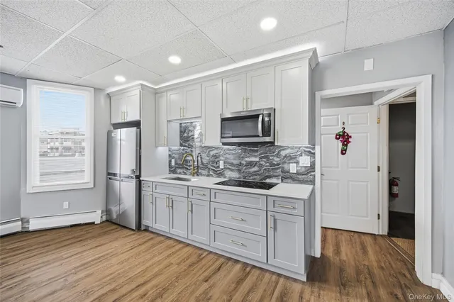 $2,500 | 32 B West Main Street, Unit 2, Bay Shore, NY 11706